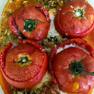 Tomates farcies et duxelles de champignons